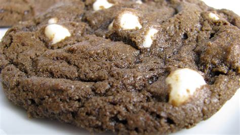 white-chocolate-mocha-cookies-howsweeteatscom image