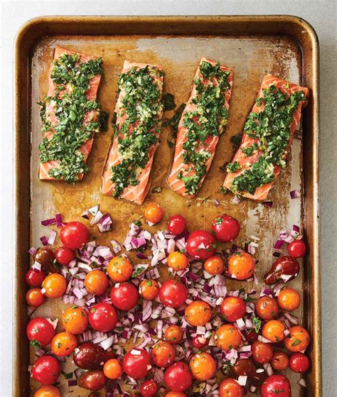 sheet-pan-salmon-with-tomatoes-and-red-onion-leites image