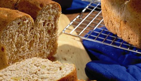 whole-wheat-walnut-bread-fleischmannsyeastcom image