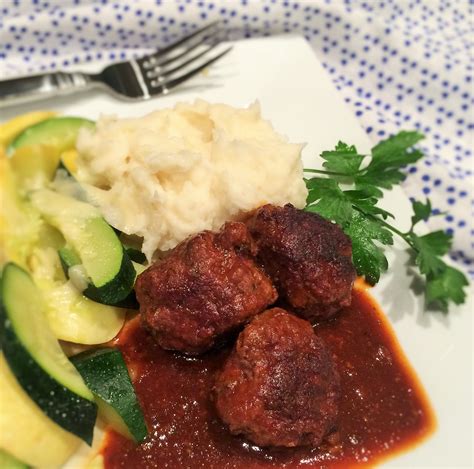 amazing-italian-meatballs-with-tangy-bbq-sauce image