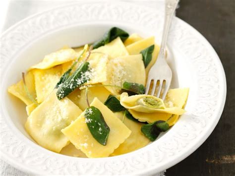 spinach-ravioli-with-sage-butter-recipe-eat-smarter-usa image