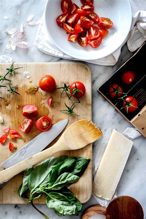 pasta-with-fresh-tomato-sauce-and-ricotta-cheese image