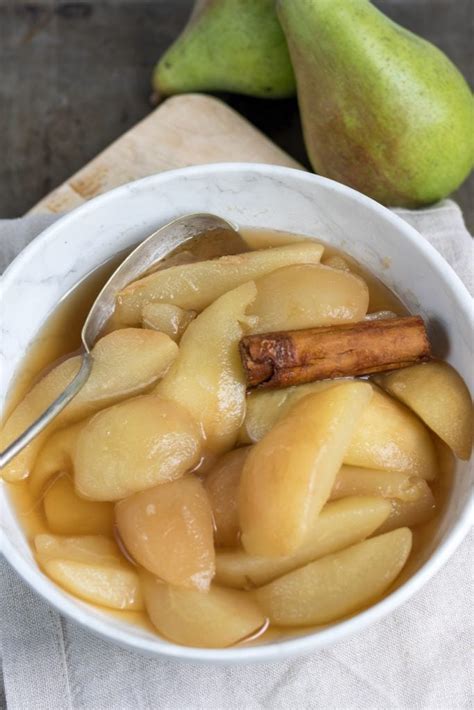 easy-stewed-pears-recipe-veggie-desserts image