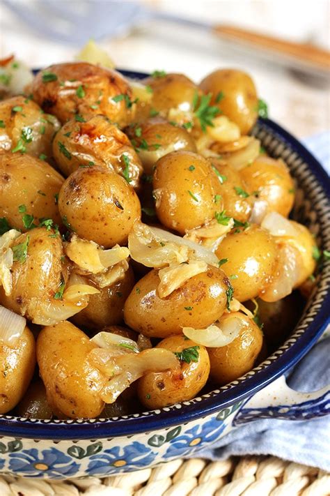 easy-grilled-potatoes-in-foil-with-garlic-the-suburban image