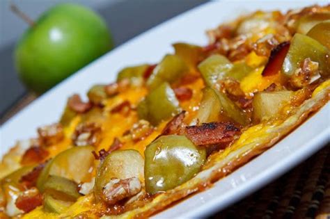 caramelized-apple-and-cheddar-omelette-with-bacon image
