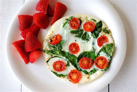 spinach-and-egg-white-omelet-eat-yourself-skinny image