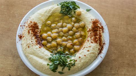 the-5-best-places-to-eat-hummus-in-israel-the-nosher image