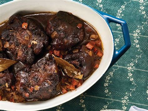 braised-oxtails image