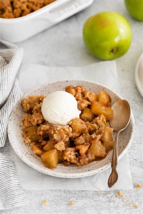 easy-gluten-free-apple-crumble-meaningful-eats image