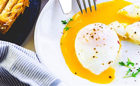 perfectly-poached-egg-kingston-olive-oil image