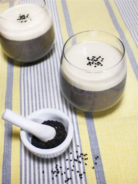 raw-vegan-black-sesame-chia-pudding-mariko-sakata image