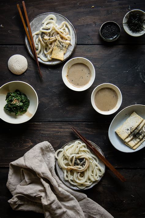 udon-noodles-with-sesame-dipping-sauce-two-red image