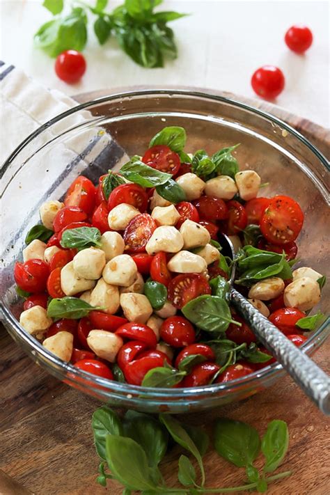 best-caprese-salad-with-cherry-tomatoes-seeking image