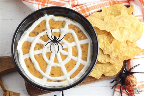 quick-easy-halloween-dip-with-sour-cream-spider image