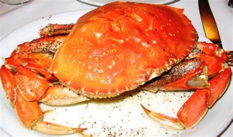 san-franciscos-thanh-long-roasted-garlic-crab-and image