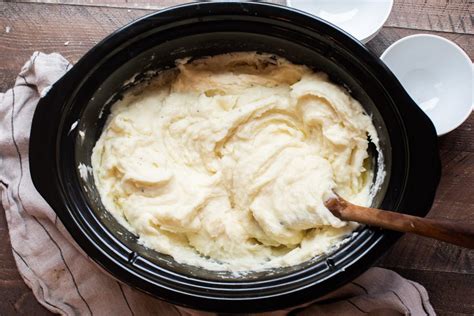 simple-easy-slow-cooker-mashed-potato-recipe-the image