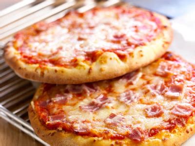 recipe-ham-and-cheese-pizza-frije image
