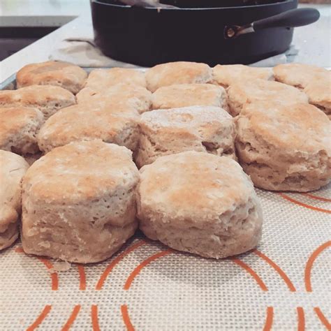 fluffy-buttery-vegan-biscuits-you-should-bake-today image