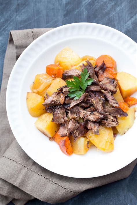 beef-with-roasted-potatoes-and-carrots-momsdish image