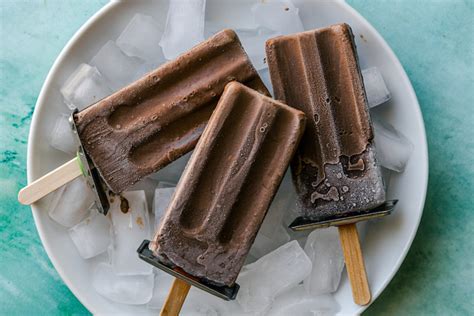 best-fudgesicle-fudge-pop-recipe-with-how-to-video image