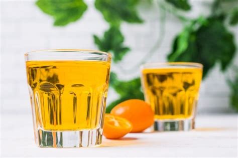 homemade-tangerine-liqueur-recipe-cookist image