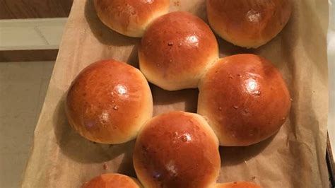 easy-and-delicious-quincys-yeast-rolls image