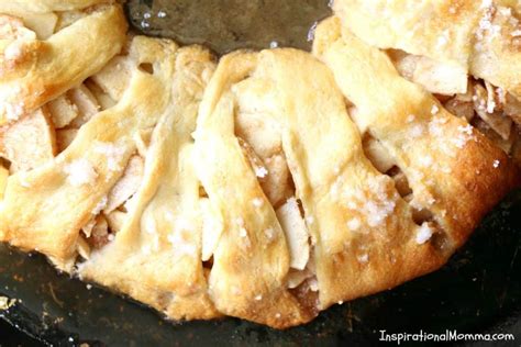 apple-pie-crescent-ring-inspirational-momma image