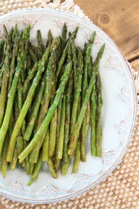 pan-roasted-asparagus-with-thyme-recipe-girl image
