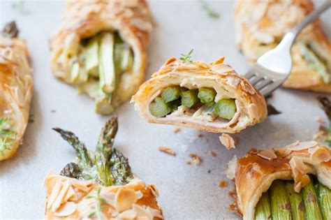 asparagus-in-puff-pastry-with-ham-and-cheese-everyday image