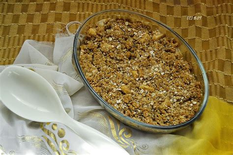 easy-pear-crisp-the-big-sweet-tooth image