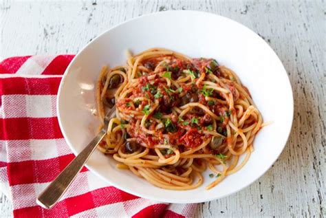 spaghetti-alla-puttanesca-italian-food-forever image