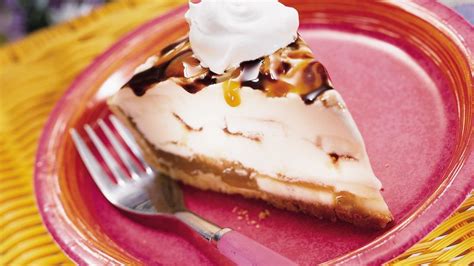 banana-caramel-ice-cream-pie-recipe-pillsburycom image