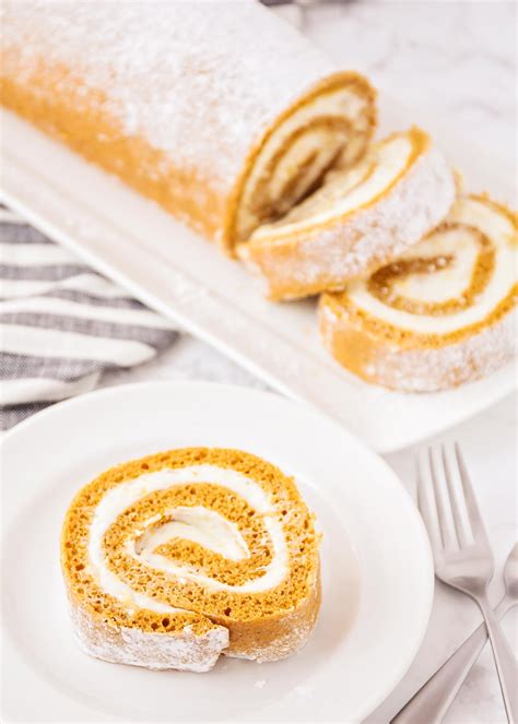 libbys-pumpkin-roll-with-cream-cheese-filling image
