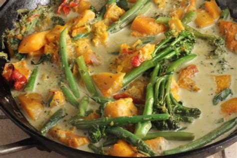 vegetable-thai-green-curry-healthy-mama-cooks image