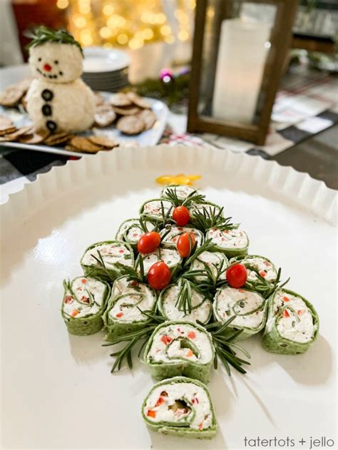 10-minute-christmas-party-pinwheel-tree-appetizer image