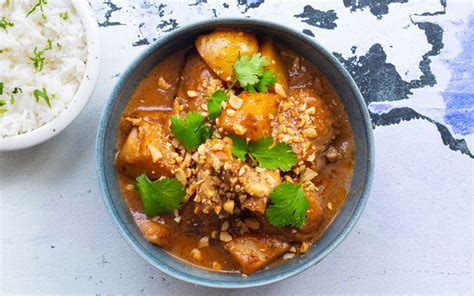 delicious-chicken-massaman-curry-recipe-school-of image