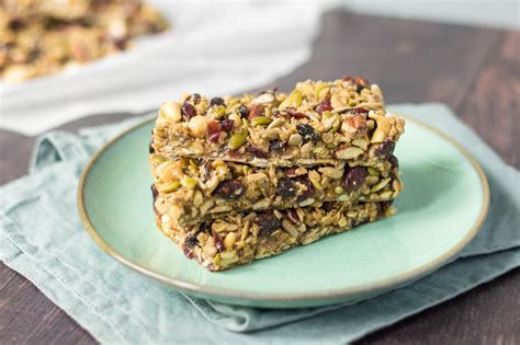 easy-and-healthy-muesli-flapjack-bars-recipe-the image