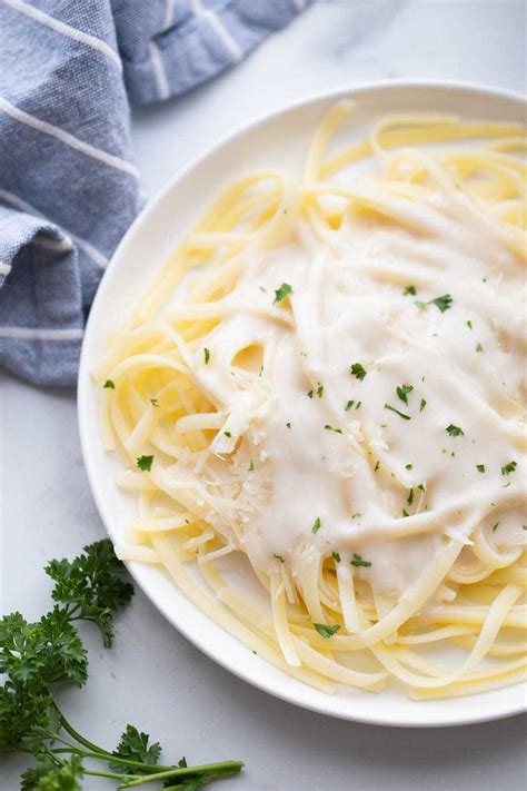 healthy-alfredo-sauce-confessions-of-a-fit-foodie image