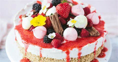 stunning-eton-mess-cheesecake-no-bake-amy image