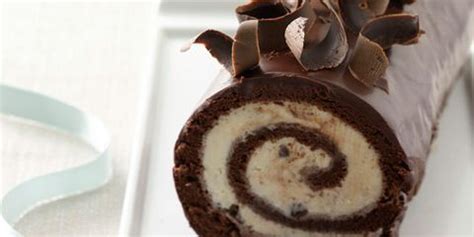 chocolate-peppermint-ice-cream-cake-recipe-redbook image