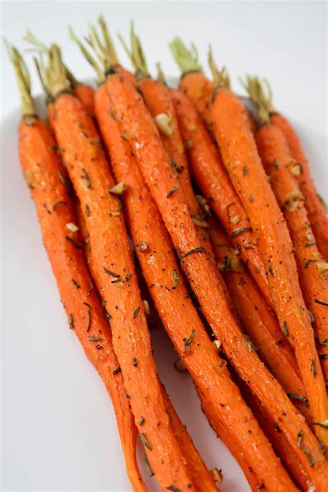 rosemary-and-garlic-roasted-carrots-life-she-lives image