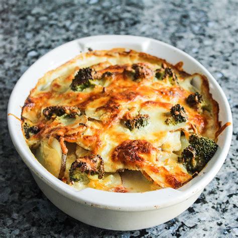 scalloped-potatoes-with-broccoli-lisa-g-cooks image