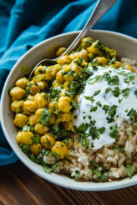 vegetarian-chickpea-curry-with-tangy-mint-yogurt-sauce image