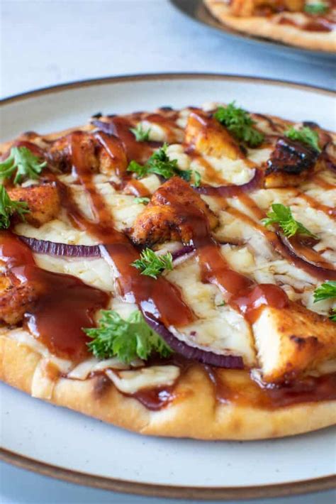 bbq-chicken-flatbread-20-minute-meal-hint-of-healthy image