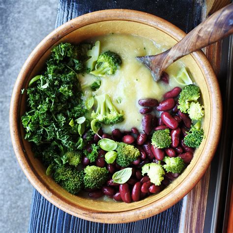 slow-cooker-vegetable-bean-soup-food image