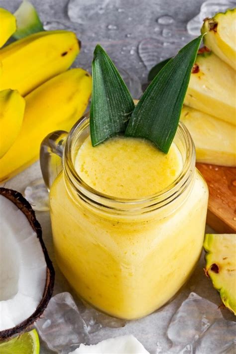10-easy-pineapple-smoothie image