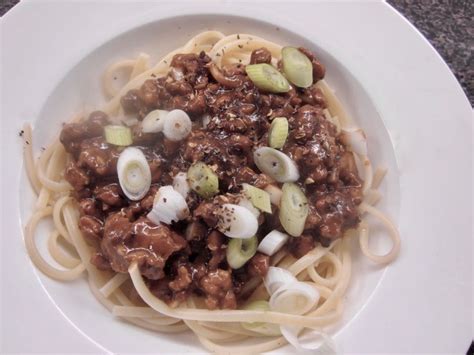 spicy-sichuan-noodles-dan-dan-mian-the-millstone image