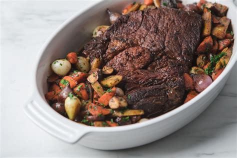burgundy-pepper-chuck-roast-with-roasted image