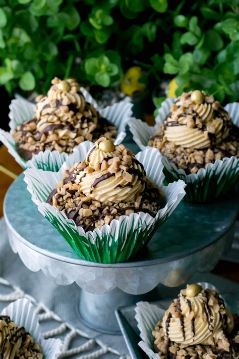 toffee-crunch-caramel-chocolate-cupcakes-what-the-forks-for image