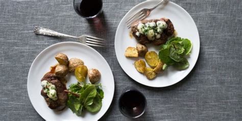 pan-roasted-filet-mignon-with-blue-cheese image